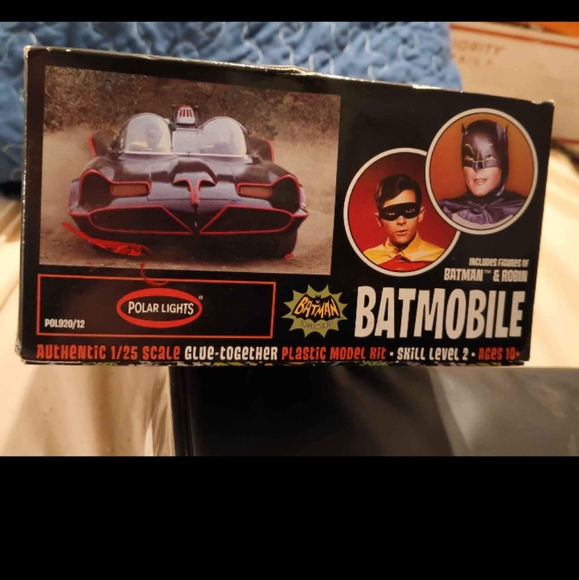 2014 Polar Lights Classic Batmobile DIY Model - Picture 7 of 10
